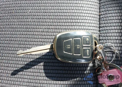 2019 Toyota Corolla Se from USA, damaged, VIN 2T1BURHE3KC241559